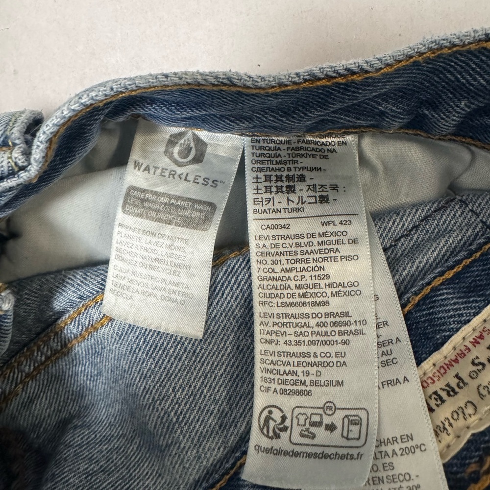 Levi’s 501 90’s Distressed Denim Shorts Women’s Size 31 - Picture 8 of 11